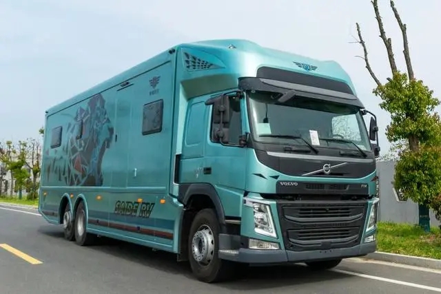 Важка вантажівка Volvo RV! Створення розкішної резиденції на колесах